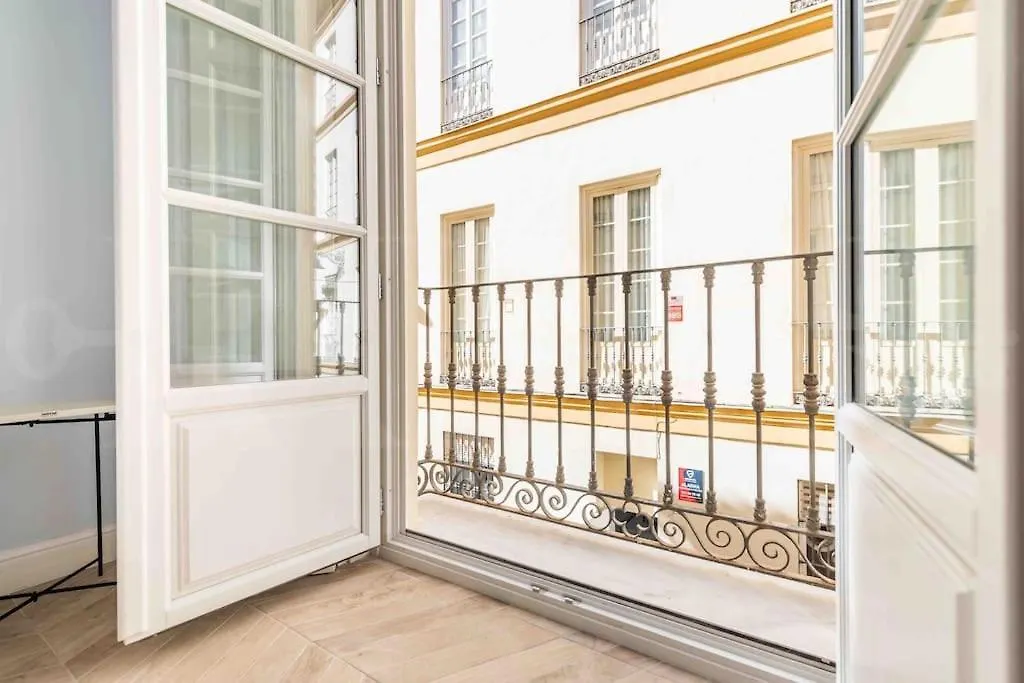 Classic Apartment Near Plaza De La Merced By Rems Malaga Spain