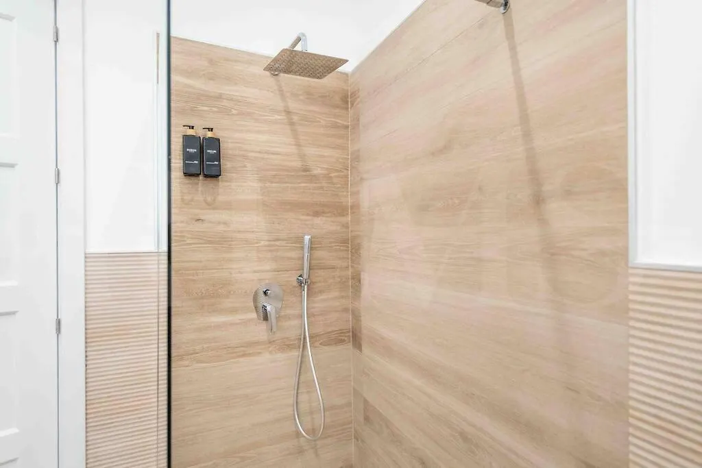 Classic Apartment Near Plaza De La Merced By Rems Malaga