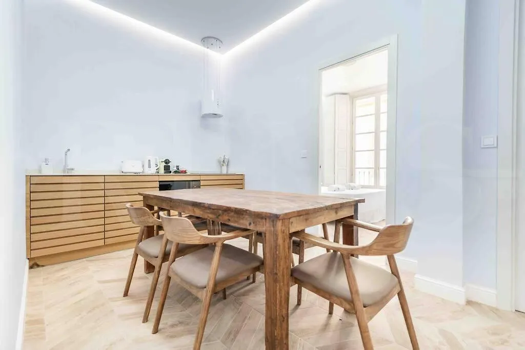 Classic Apartment Near Plaza De La Merced By Rems 말라가 0*,